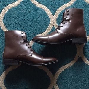 Cap toe boots